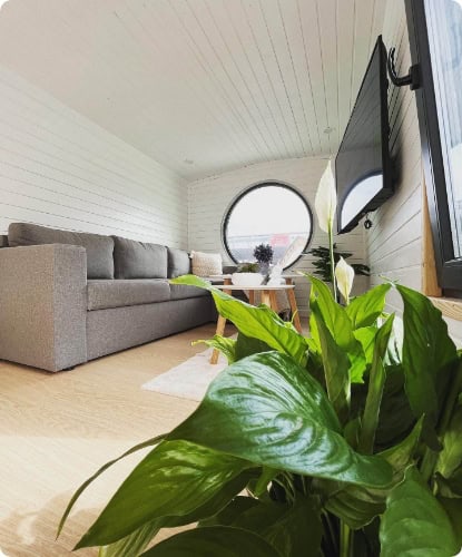 Medium Tiny House – Green Cube House